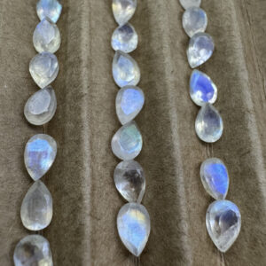 Pedra da Lua Natural - Gota- 7x5 mm