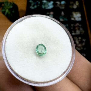 Esmeralda Facetada - Oval - 6x5 mm