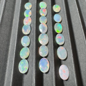 Opala Natural Facetada - Oval - 7x5 mm - Calibrada