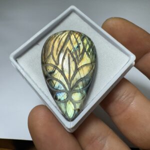 Labradorita Talhada - Cabochão - Gota - 42x25