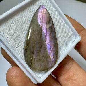 Labradorita Roxa - Cabochão - Gota - 42x22